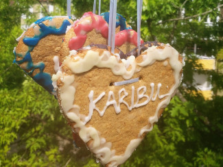 Lebkuchenherz mit Aufschrift „Karibu“