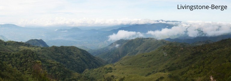 Panorama des Kipengere Gebirgzugs (auch bekannt als Livingstone-Berge). Aufgenommen vom Rande des Kitulo Plateaus.
